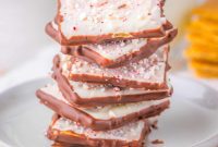Candy Cane Graham Crunch