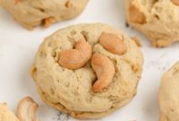Golden Cashew Cookies