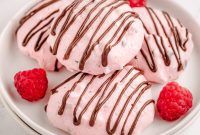 Dreamy Raspberry Meringues