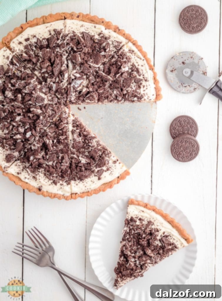 oreo dessert pizza with cream cheese icing