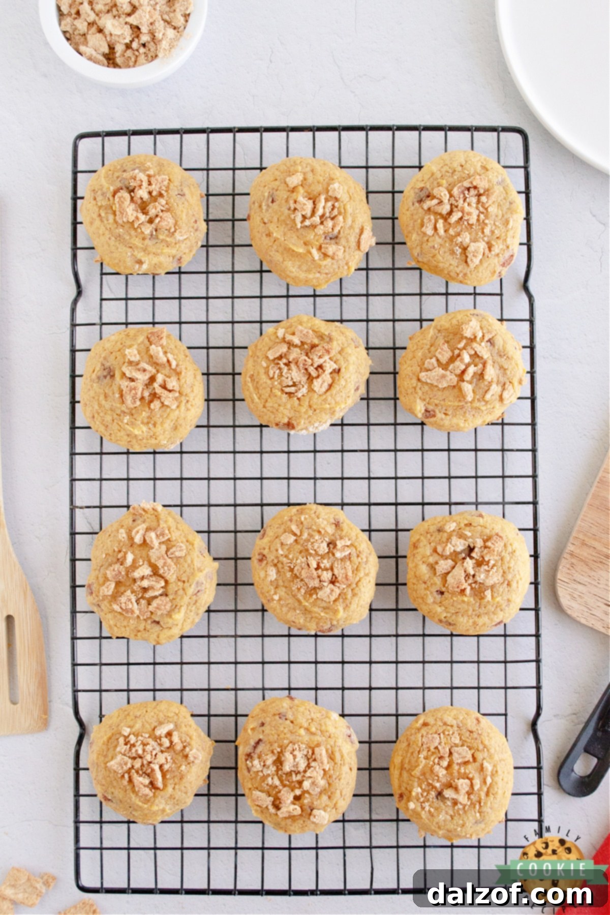 Autumn Spice Cereal Crunch Cookies 5 Pumpkin cookies made with cinnamon toast crunch cookie mix