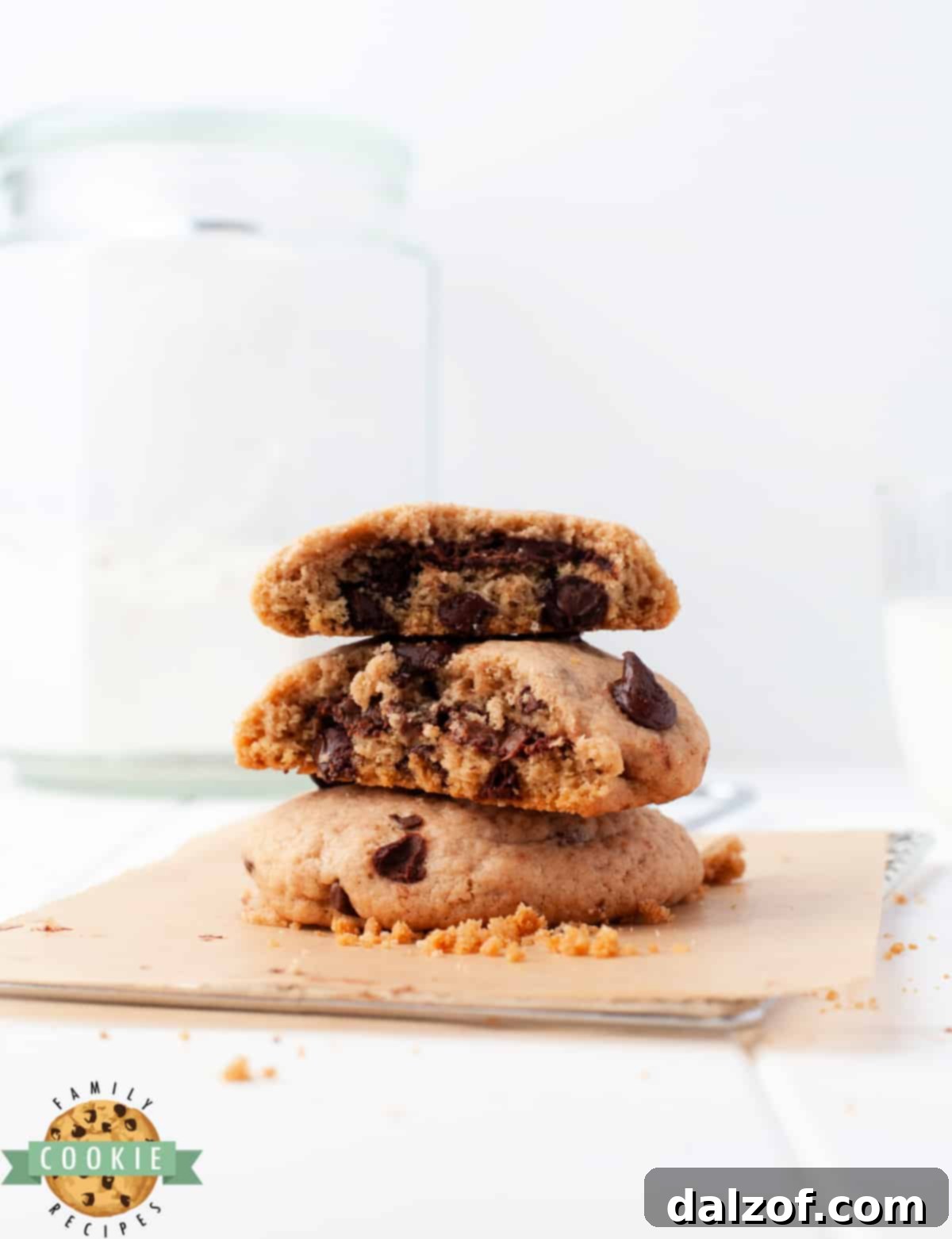 Chocolate chip cookies with hazelnut spread in the middle
