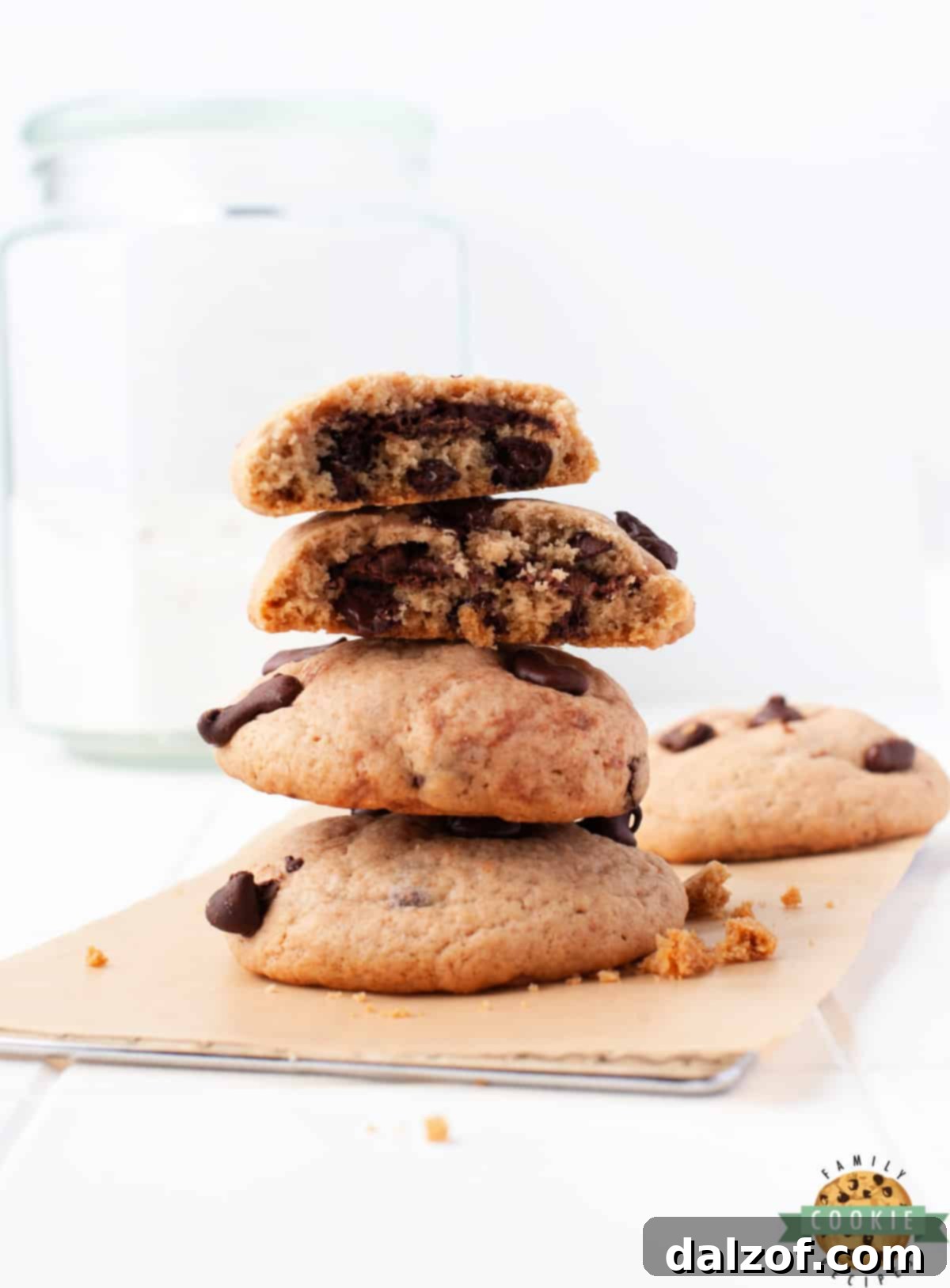 Chocolate chip cookie recipe with Nutella in the middle