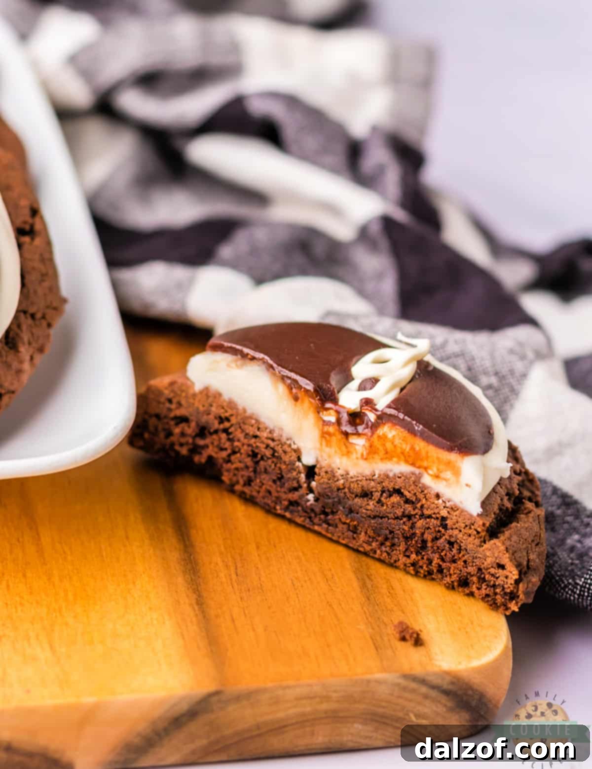 Hostess Cupcake Cookies are a fun twist on the classic chocolate cupcakes with cream filling and chocolate ganache. 