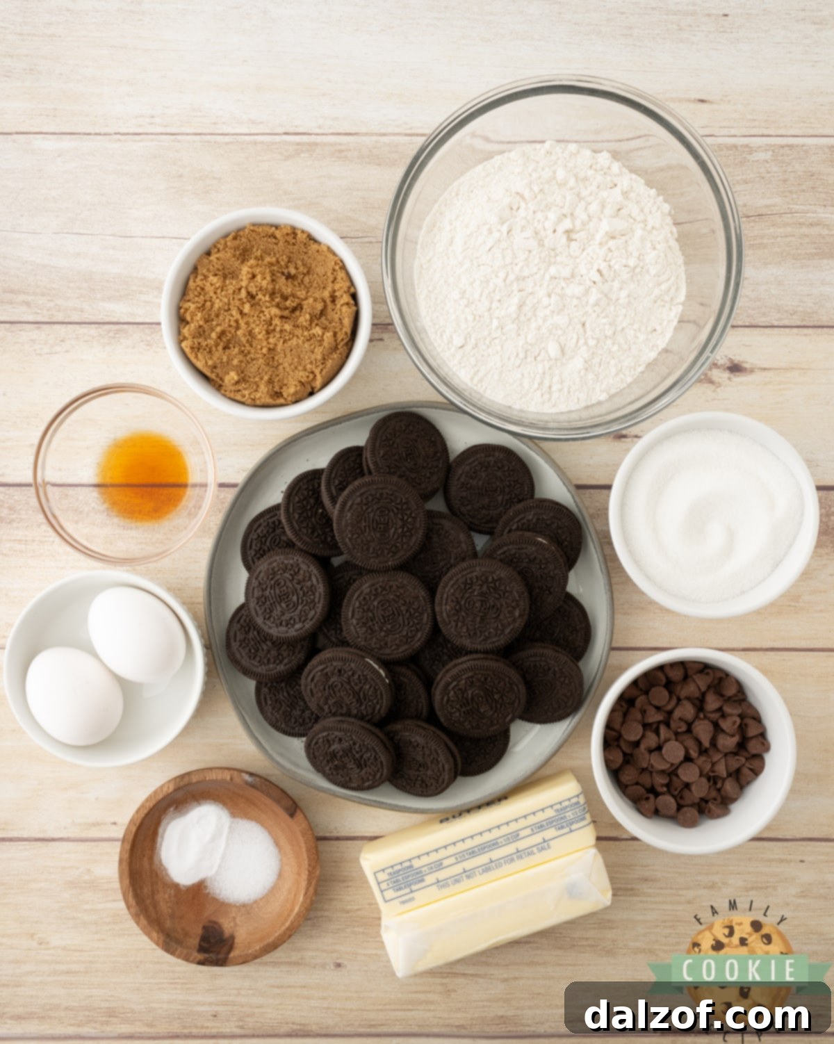 Ingredients in Oreo Cookie Bars.